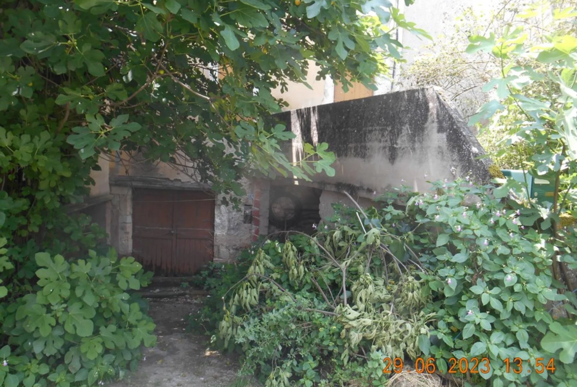 Maison de village à rénover à 15 min de Gaillac avec sous-sol aménageable 