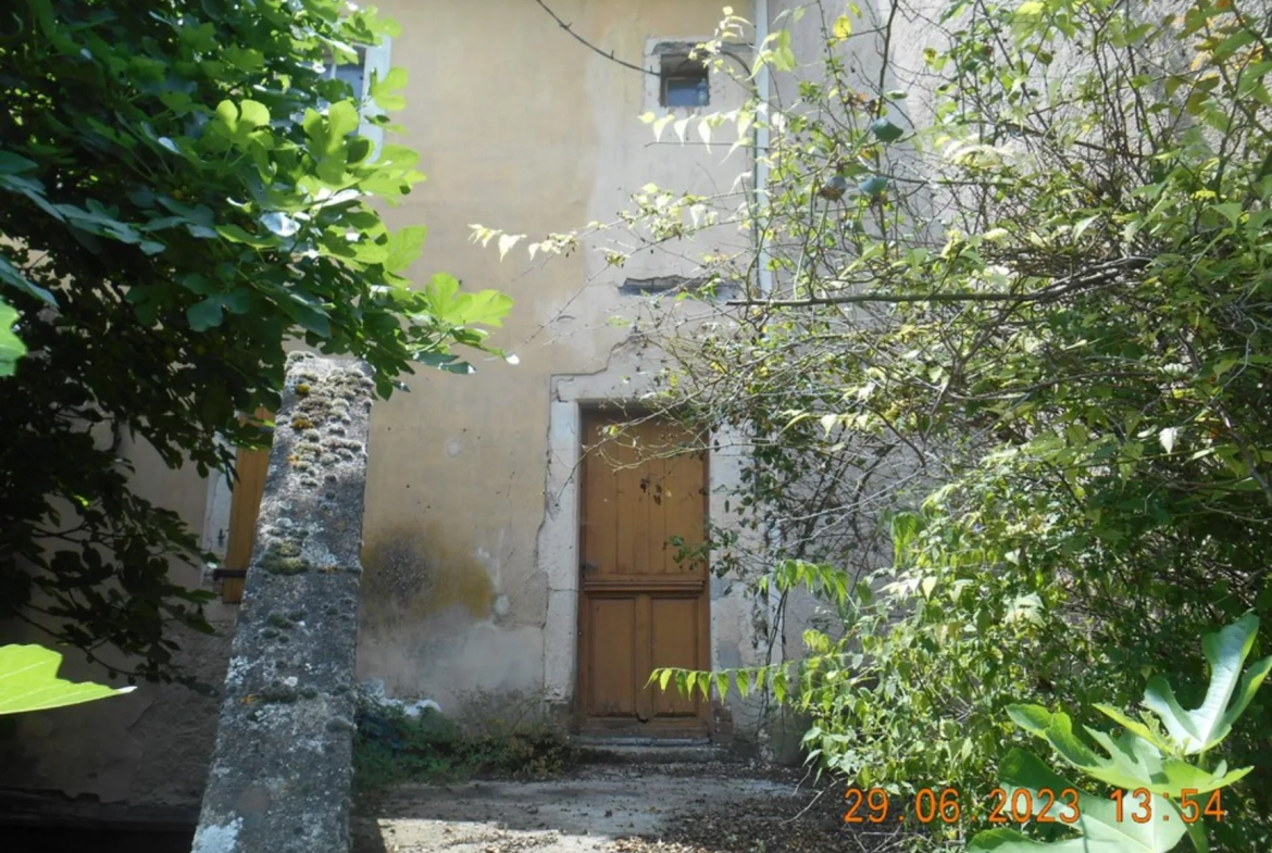 Maison de village à rénover à 15 min de Gaillac avec sous-sol aménageable 