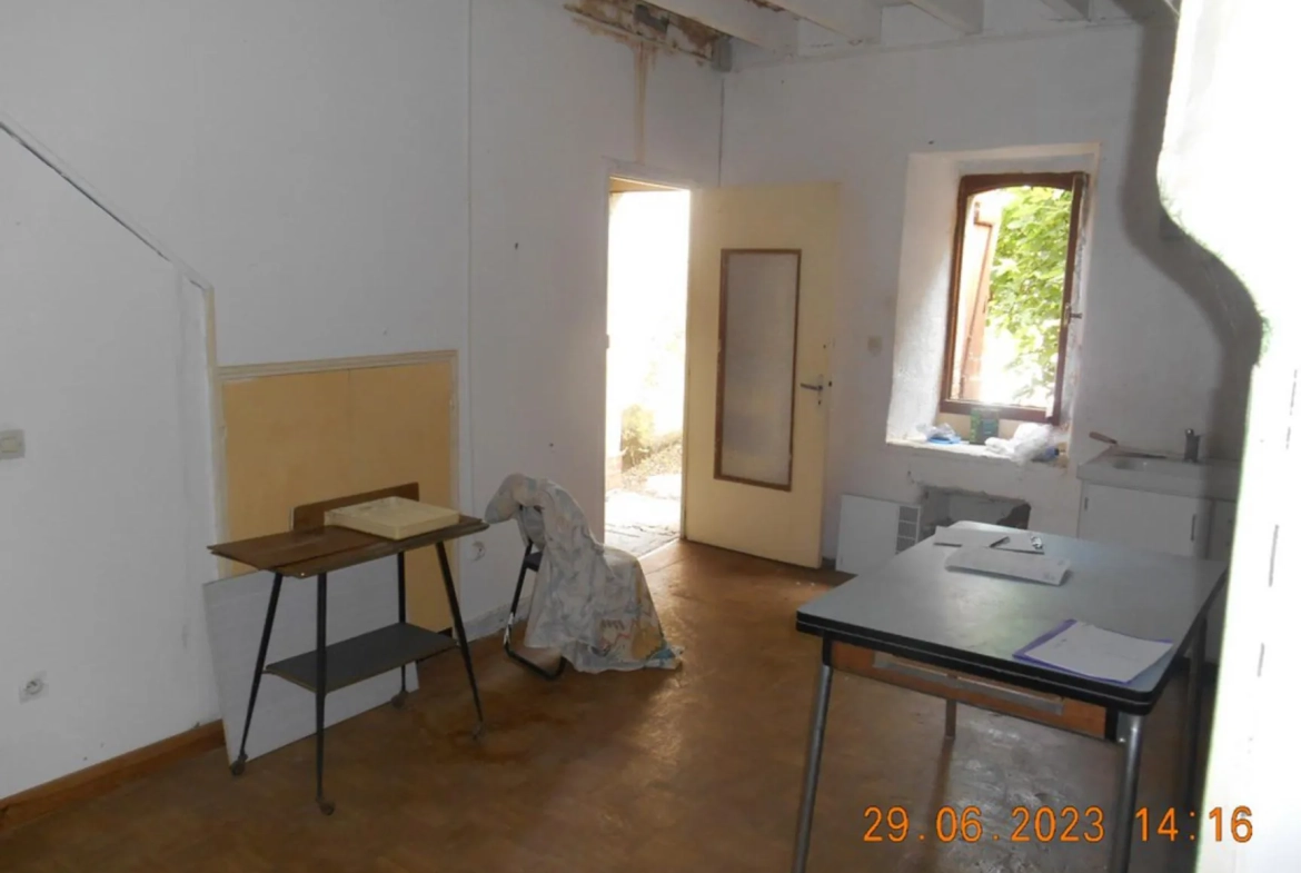 Maison de village à rénover à 15 min de Gaillac avec sous-sol aménageable 