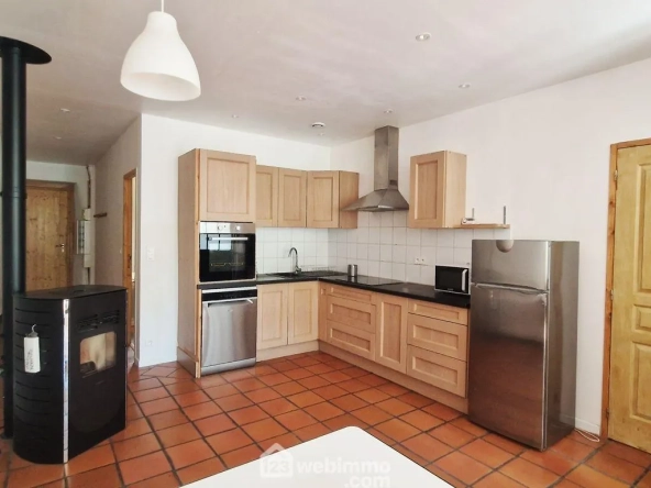Appartement T3 de 71 m² à Conflans avec vue sur la place centrale