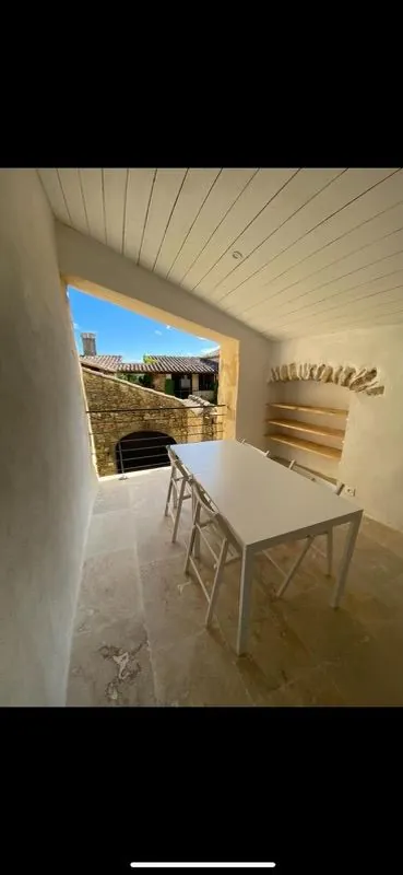 Maison de village avec cour et terrasse couverte à Pont du Gard 