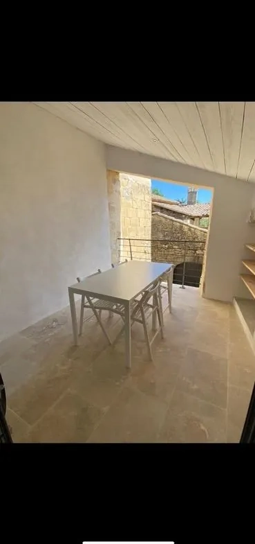 Maison de village avec cour et terrasse couverte à Pont du Gard 