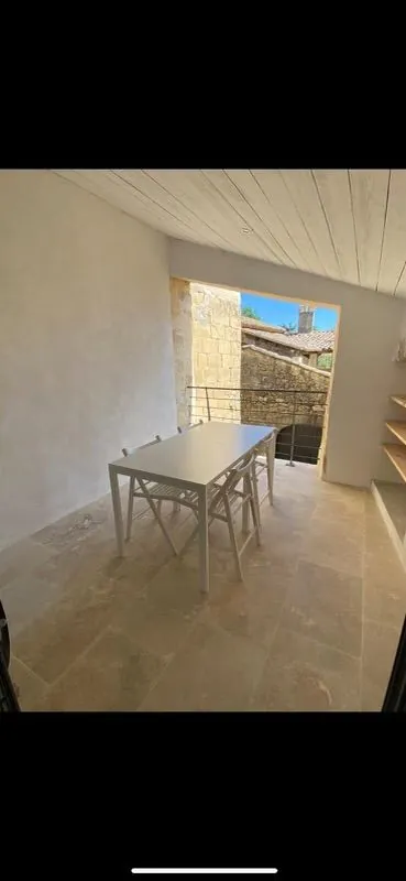 Maison de village avec cour et terrasse couverte à Pont du Gard 