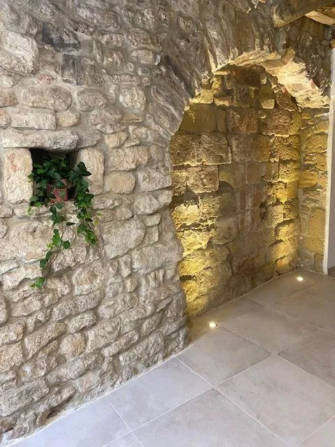 Maison de village avec cour et terrasse couverte à Pont du Gard 