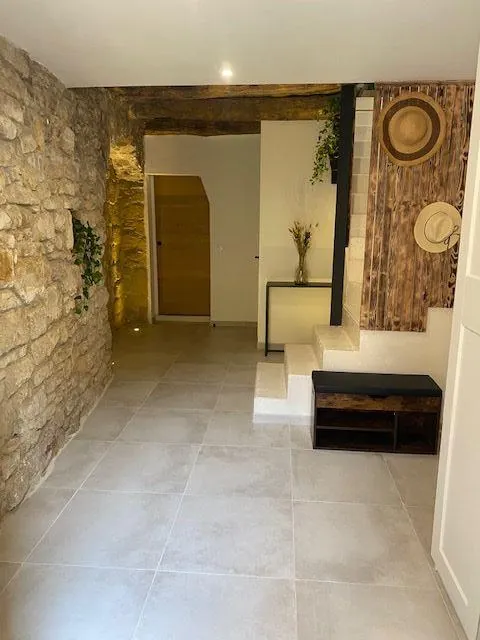 Maison de village avec cour et terrasse couverte à Pont du Gard 