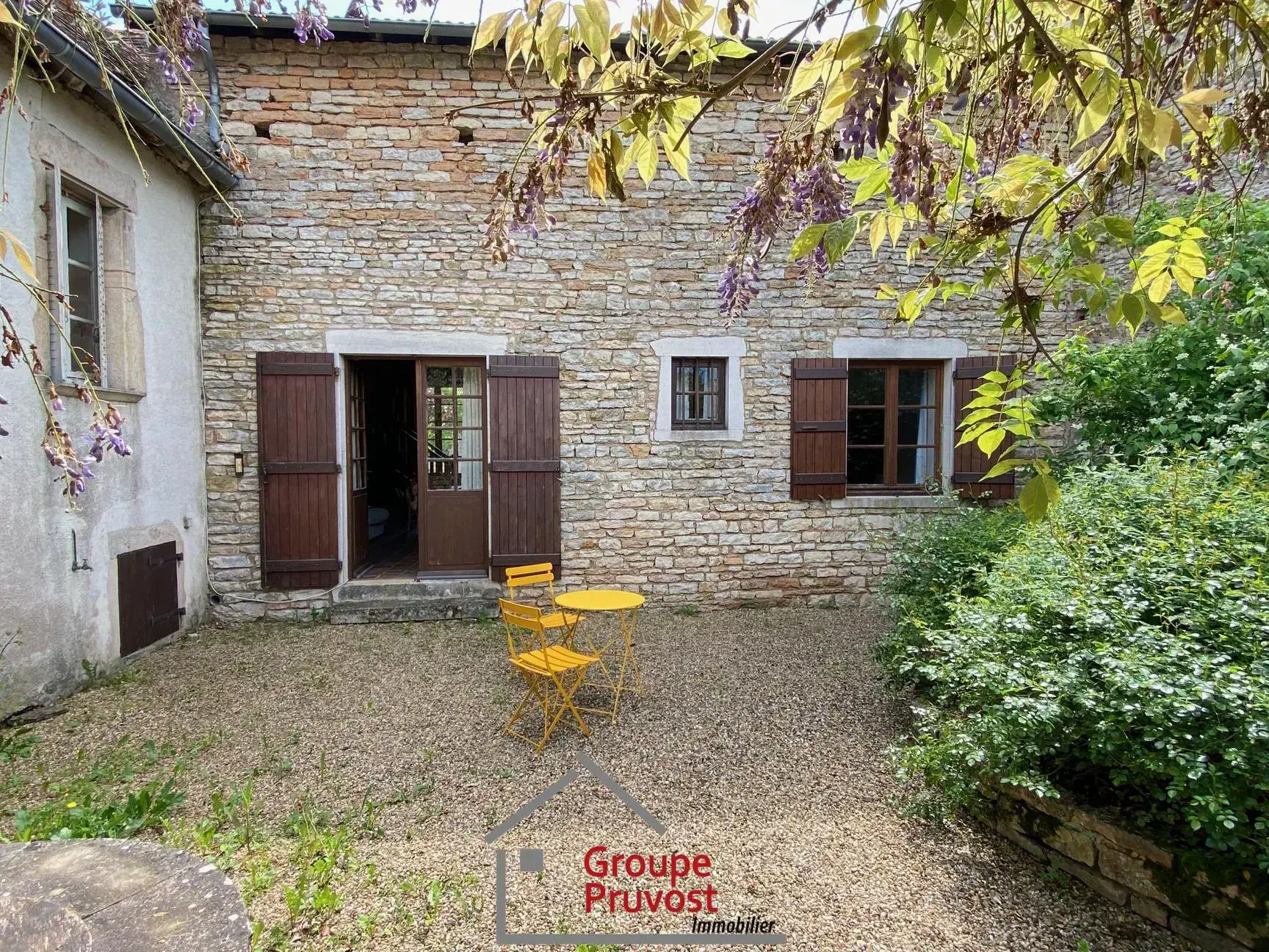 Maison de village à Cluny avec dépendance et jardin - 168 m² 