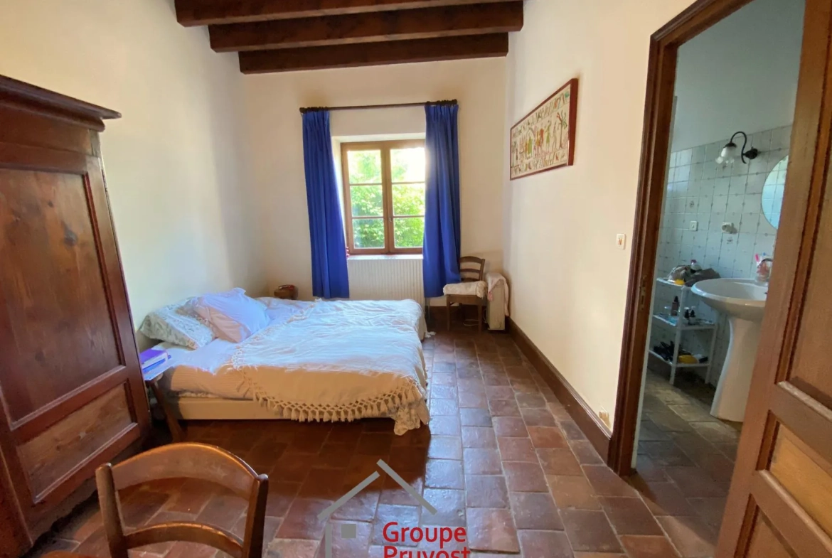 Maison de village à Cluny avec dépendance et jardin - 168 m² 