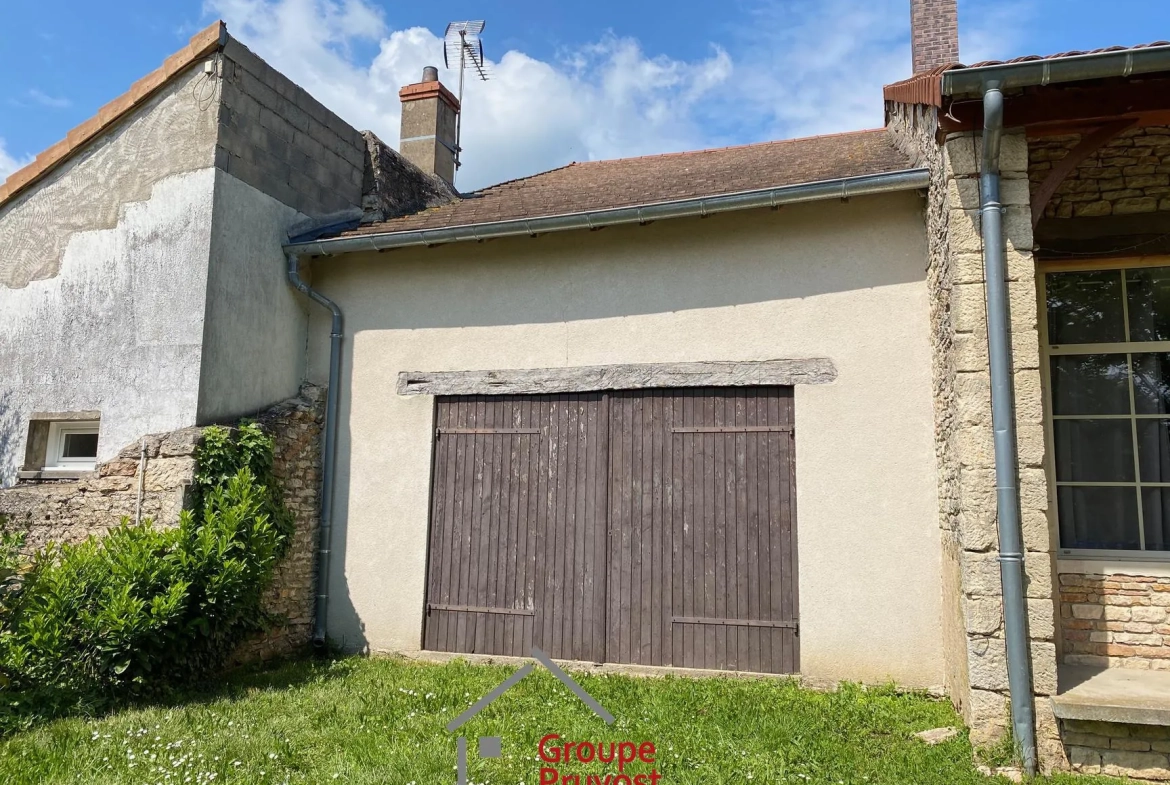Maison de village à Cluny avec dépendance et jardin - 168 m² 