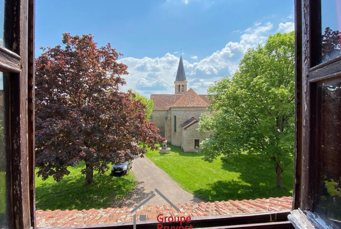 Maison de village à Cluny avec dépendance et jardin - 168 m² 