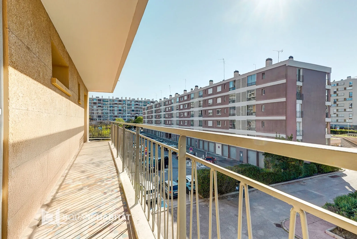 Appartement 3 pièces lumineux avec terrasse au Parc Dromel Marseille 
