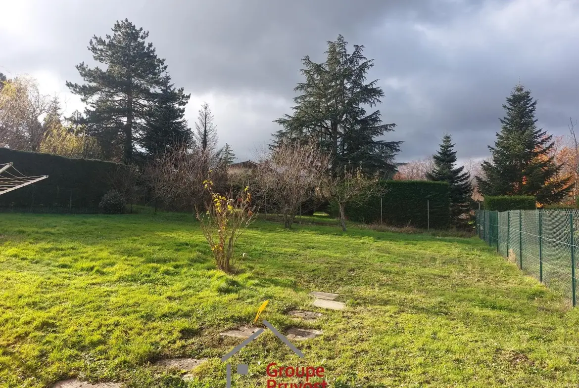 Terrain constructible de 517 m² à Grézieu-la-Varenne, proximité commerces 