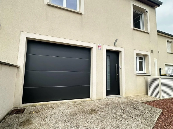 Maison rénovée de 117 m² avec jardin et garage à Laon