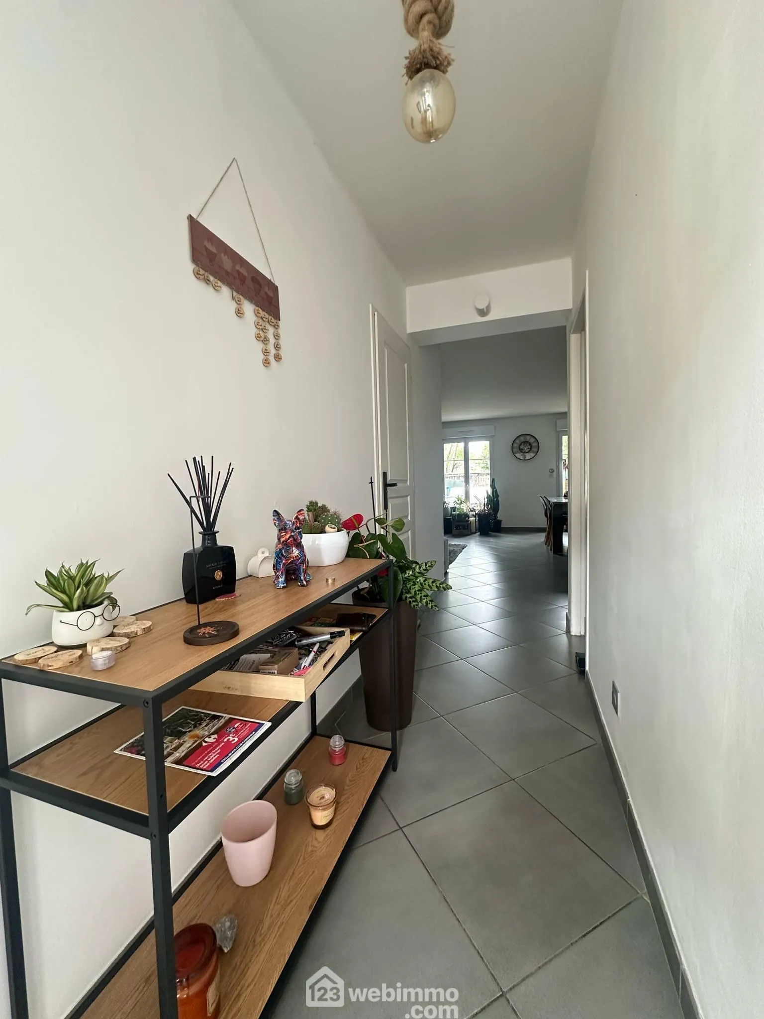 Maison rénovée de 117 m² avec jardin et garage à Laon 