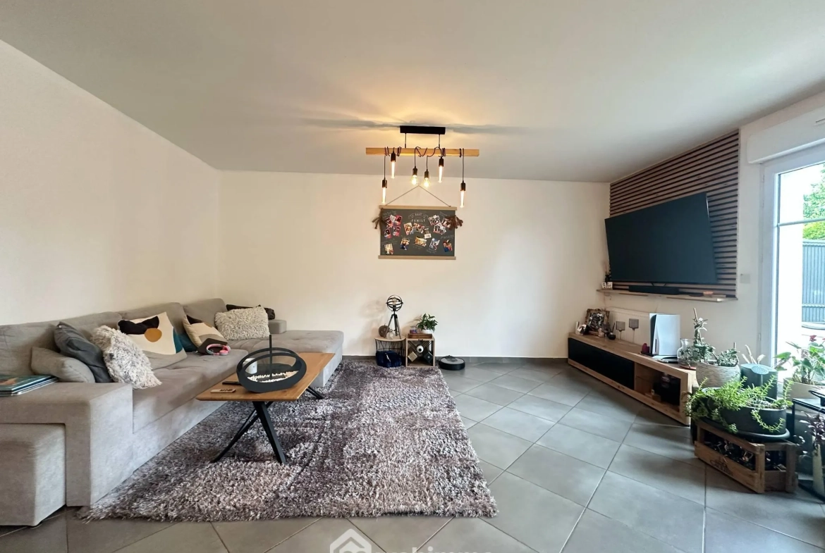 Maison rénovée de 117 m² avec jardin et garage à Laon 