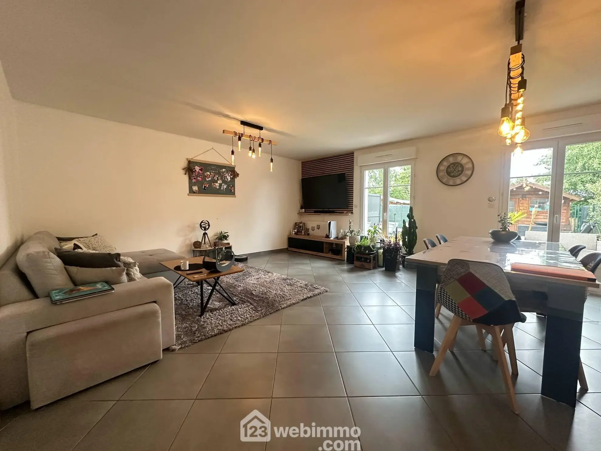 Maison rénovée de 117 m² avec jardin et garage à Laon 