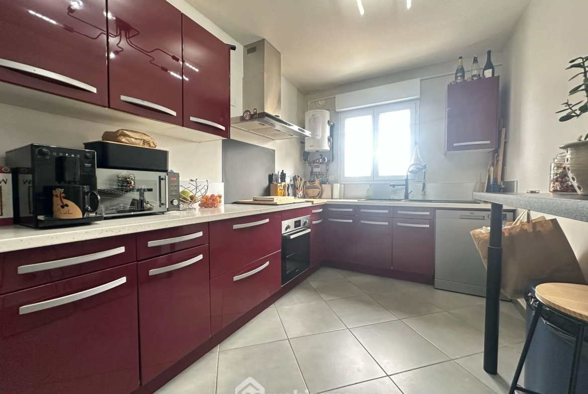 Maison rénovée de 117 m² avec jardin et garage à Laon 