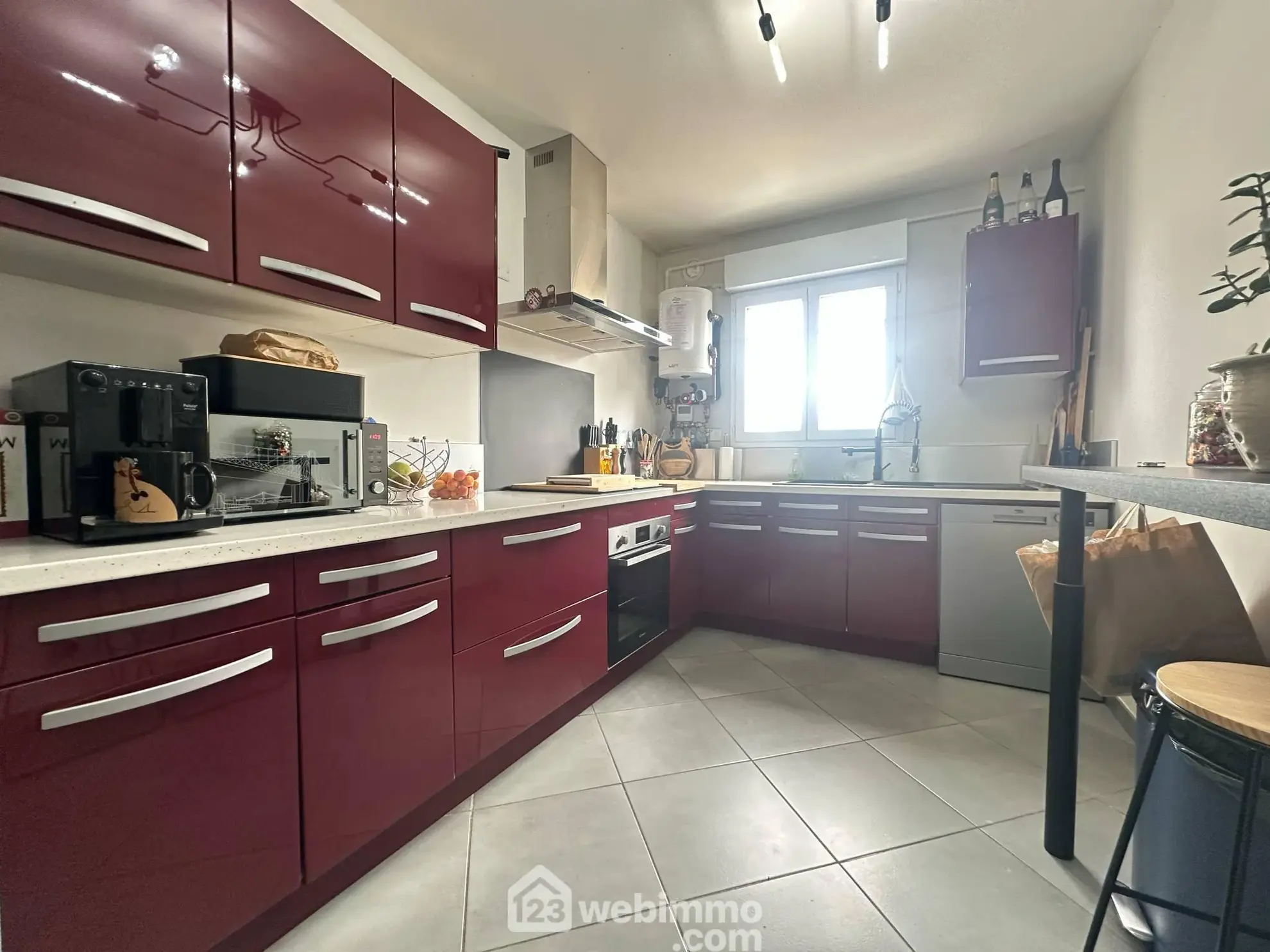 Maison rénovée de 117 m² avec jardin et garage à Laon 
