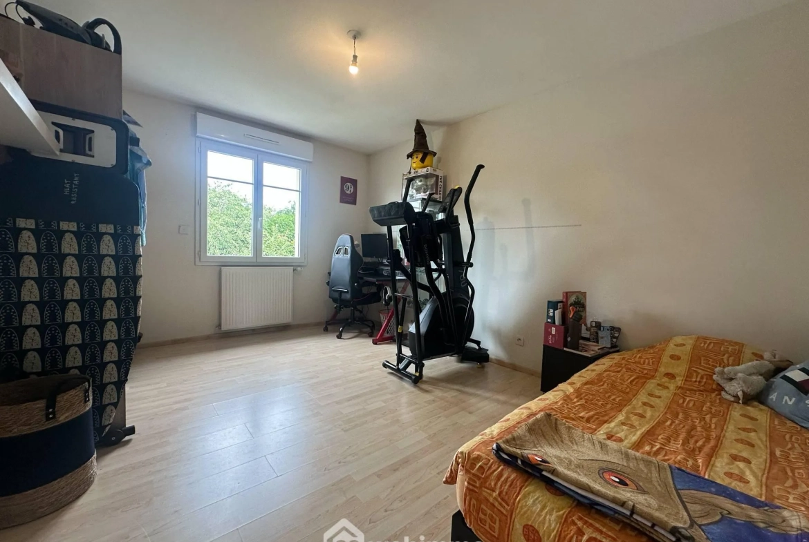 Maison rénovée de 117 m² avec jardin et garage à Laon 