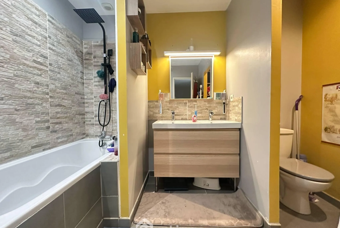 Maison rénovée de 117 m² avec jardin et garage à Laon 