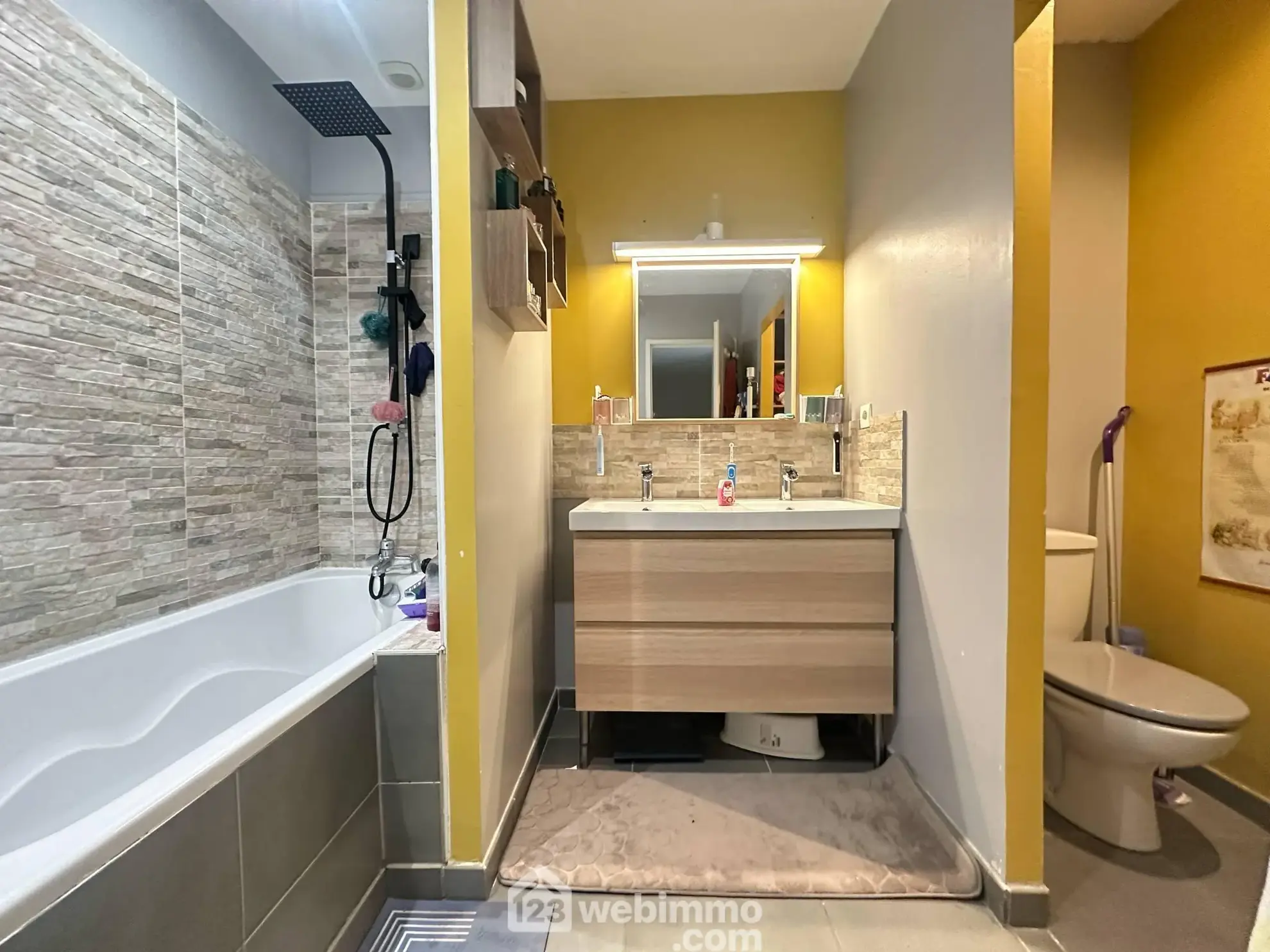 Maison rénovée de 117 m² avec jardin et garage à Laon 