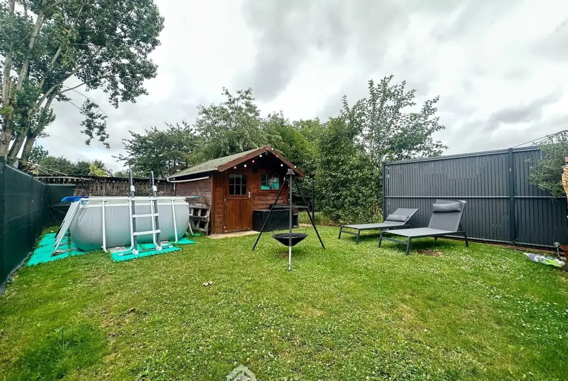 Maison rénovée de 117 m² avec jardin et garage à Laon 