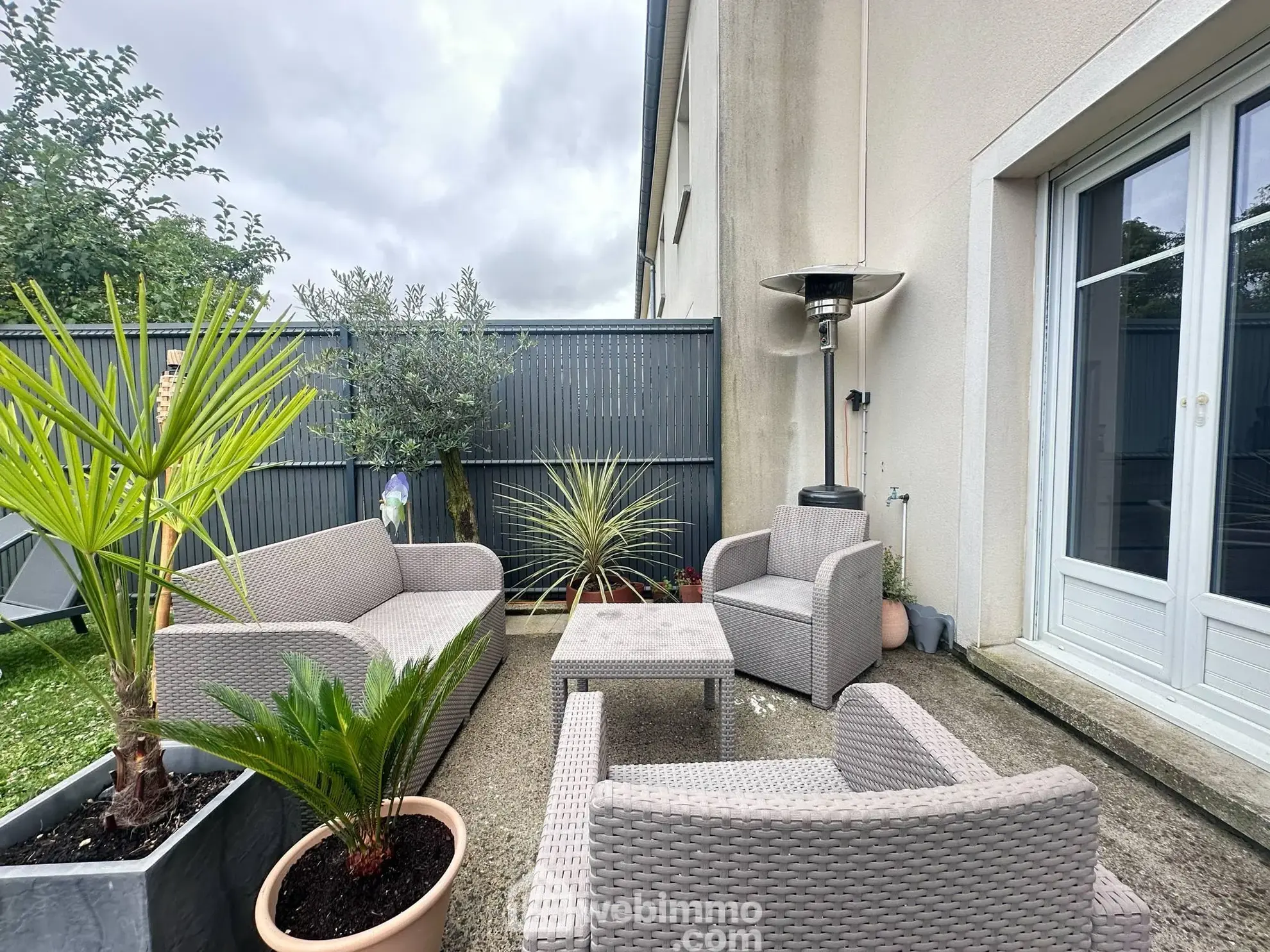 Maison rénovée de 117 m² avec jardin et garage à Laon 