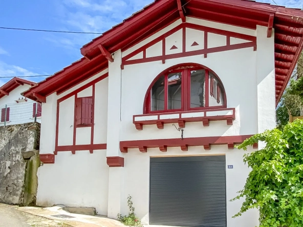 Maison basque rénovée avec vue montagne à Saint-Étienne-de-Baïgorry