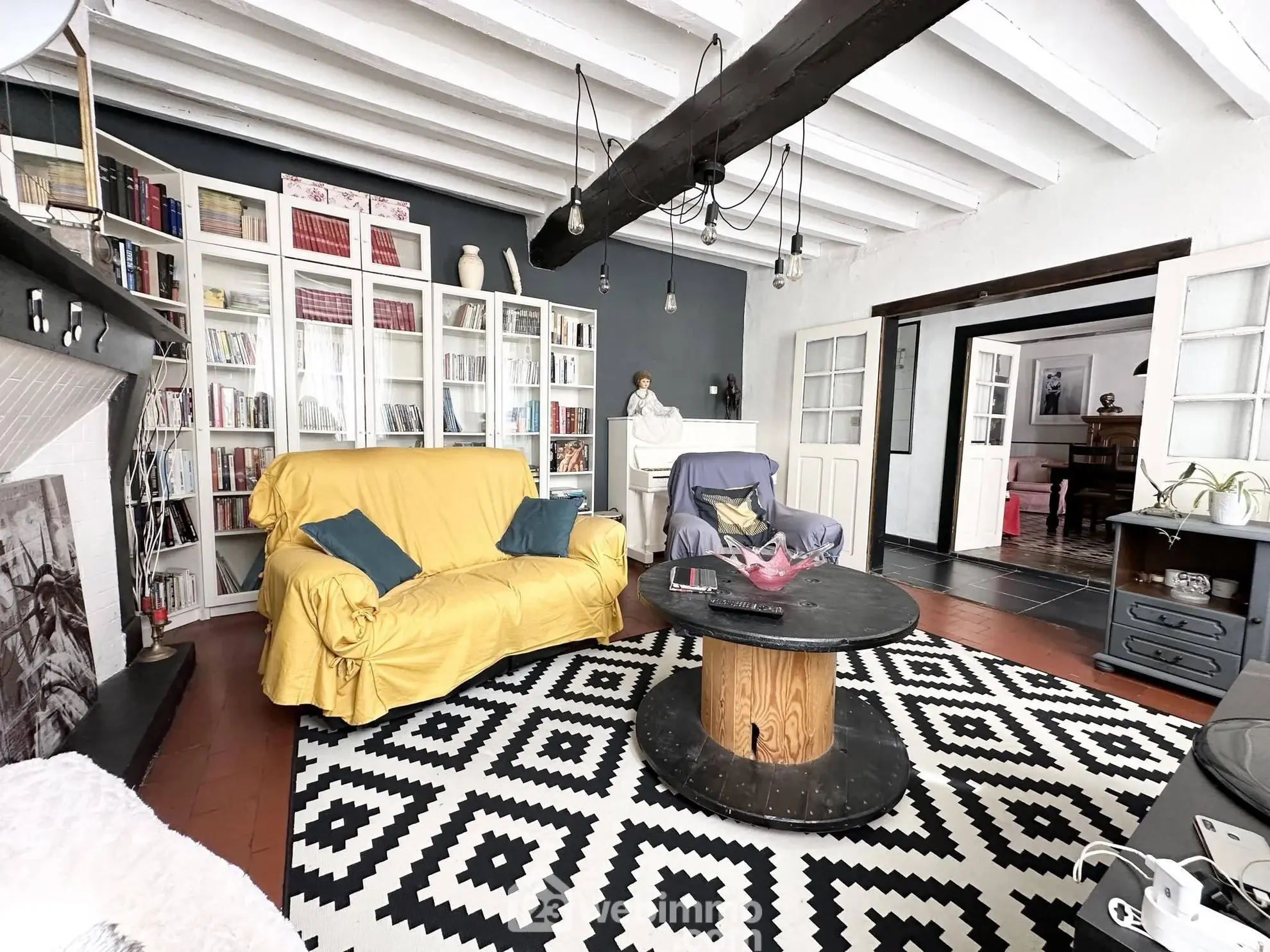 Maison en pierres de 138 m² à vendre à Marchais, 6 pièces, garage et cave 