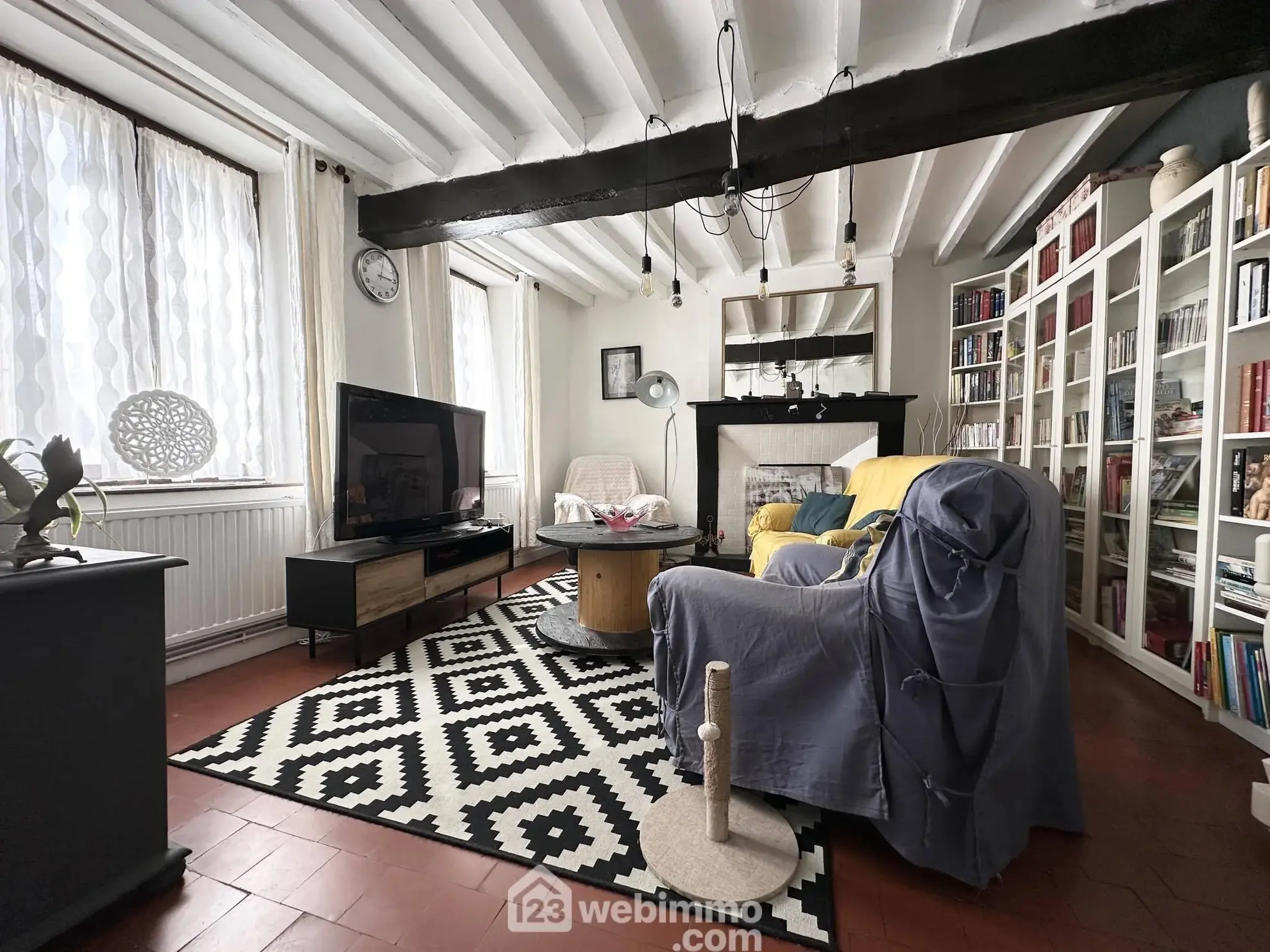 Maison en pierres de 138 m² à vendre à Marchais, 6 pièces, garage et cave 