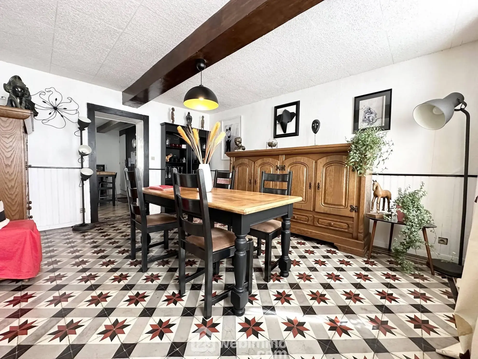Maison en pierres de 138 m² à vendre à Marchais, 6 pièces, garage et cave 