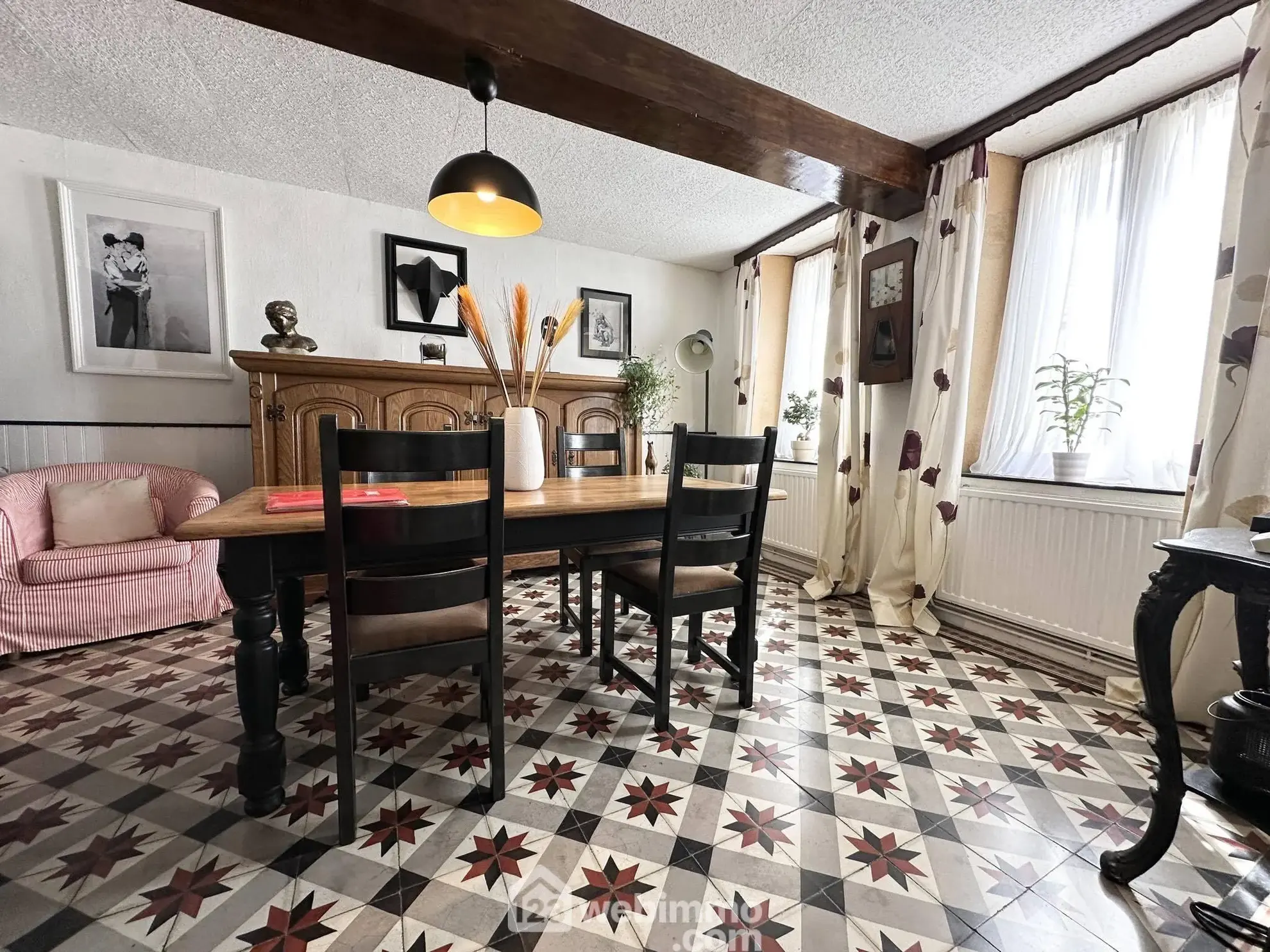 Maison en pierres de 138 m² à vendre à Marchais, 6 pièces, garage et cave 