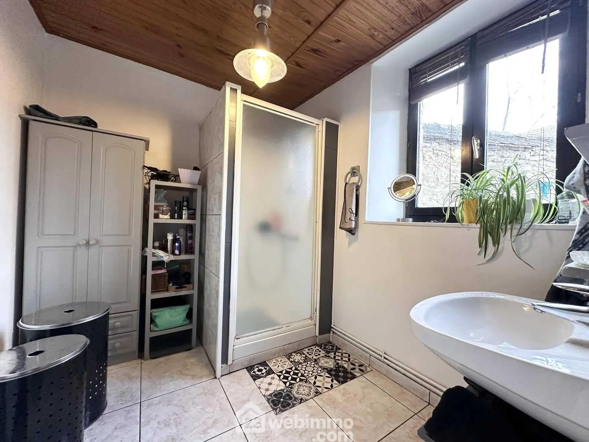 Maison en pierres de 138 m² à vendre à Marchais, 6 pièces, garage et cave 