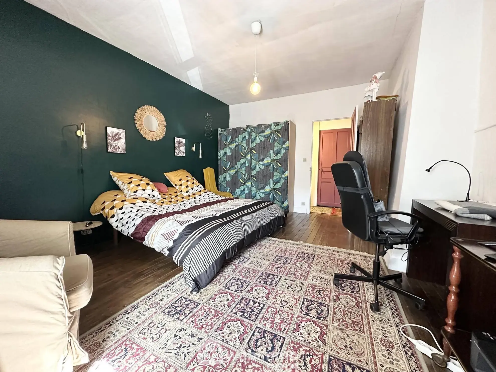 Maison en pierres de 138 m² à vendre à Marchais, 6 pièces, garage et cave 