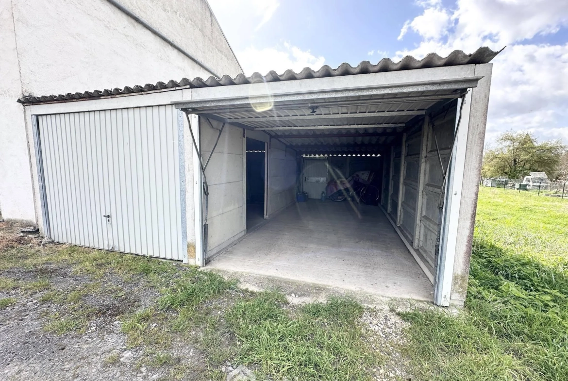 Maison en pierres de 138 m² à vendre à Marchais, 6 pièces, garage et cave 