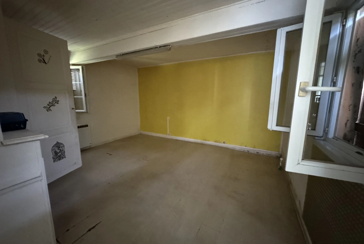 Maison de village à rénover à Erches près de Roye - Projet à remettre au goût du jour 