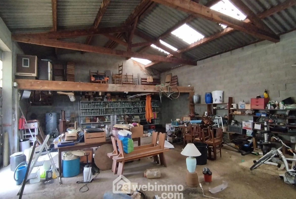 Ferme avec maison, commerce et hangars à Casteide-Candau - Investissement potentiel 