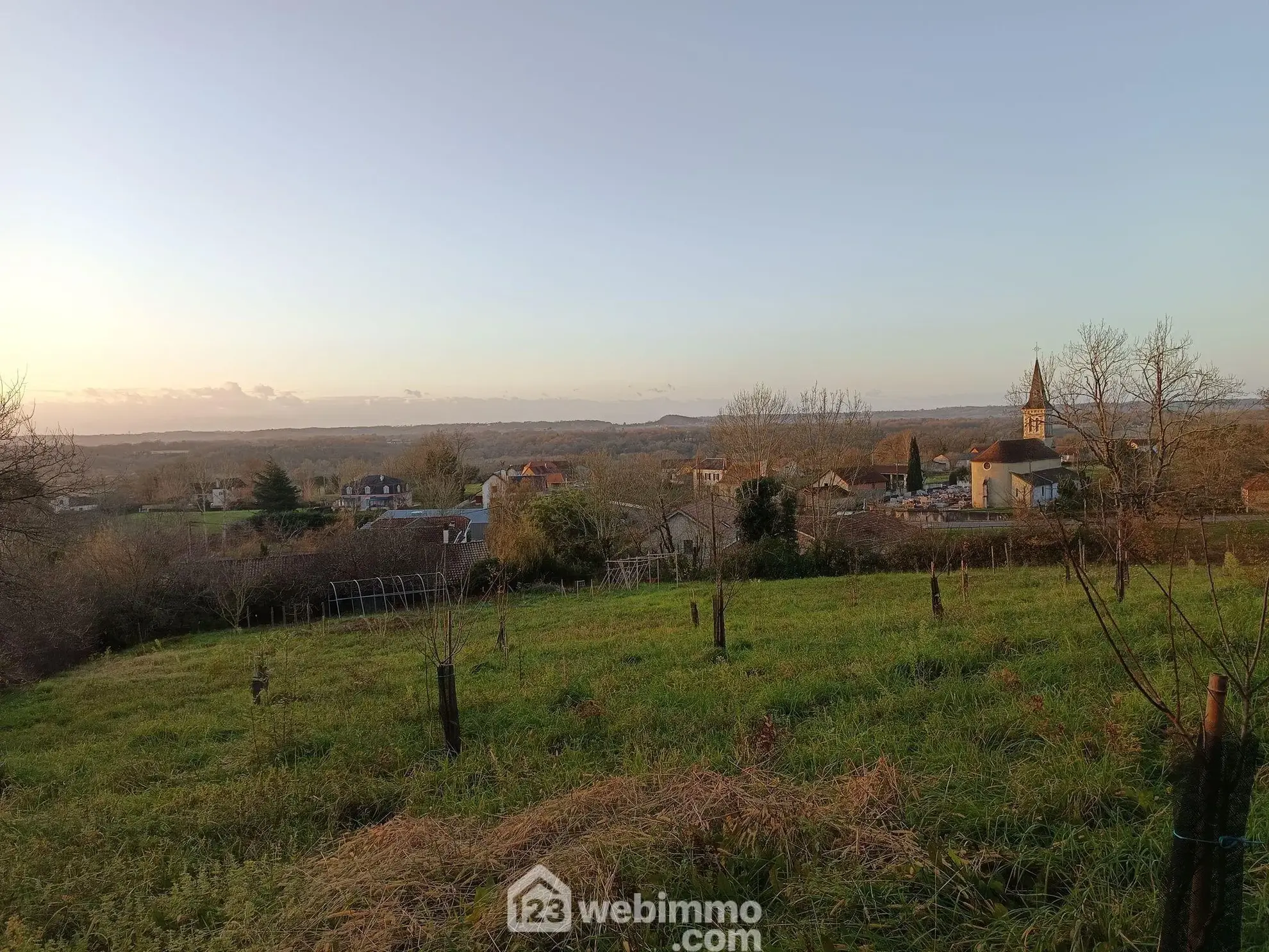 Ferme avec maison, commerce et hangars à Casteide-Candau - Investissement potentiel 
