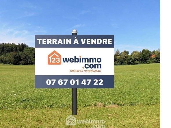Terrain constructible de 3572 m² à Tredrez-Locquemeau, proximité mer