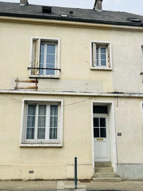 Maison de ville rénovée de 90m² avec jardin à Noyon 