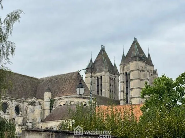 Maison de ville rénovée de 90m² avec jardin à Noyon 