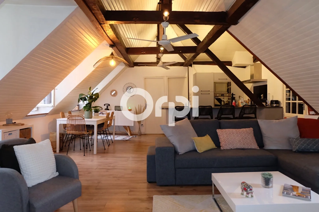 Appartement lumineux et caractéristique à Pau, Place Gramont, 2 pièces