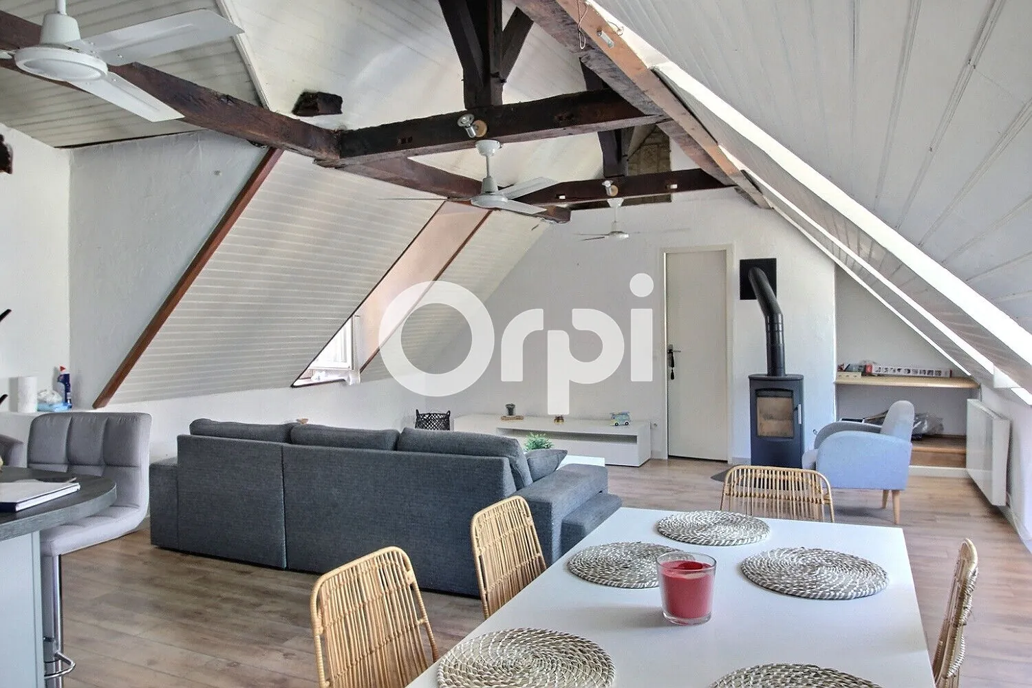 Appartement lumineux et caractéristique à Pau, Place Gramont, 2 pièces 