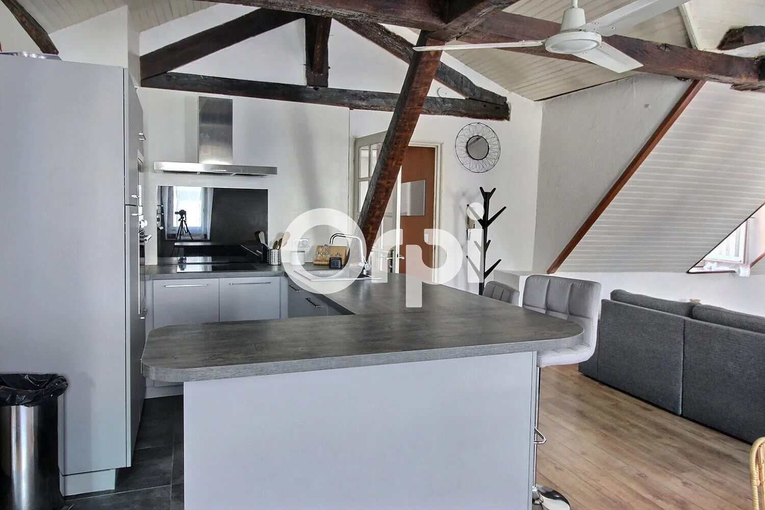 Appartement lumineux et caractéristique à Pau, Place Gramont, 2 pièces 
