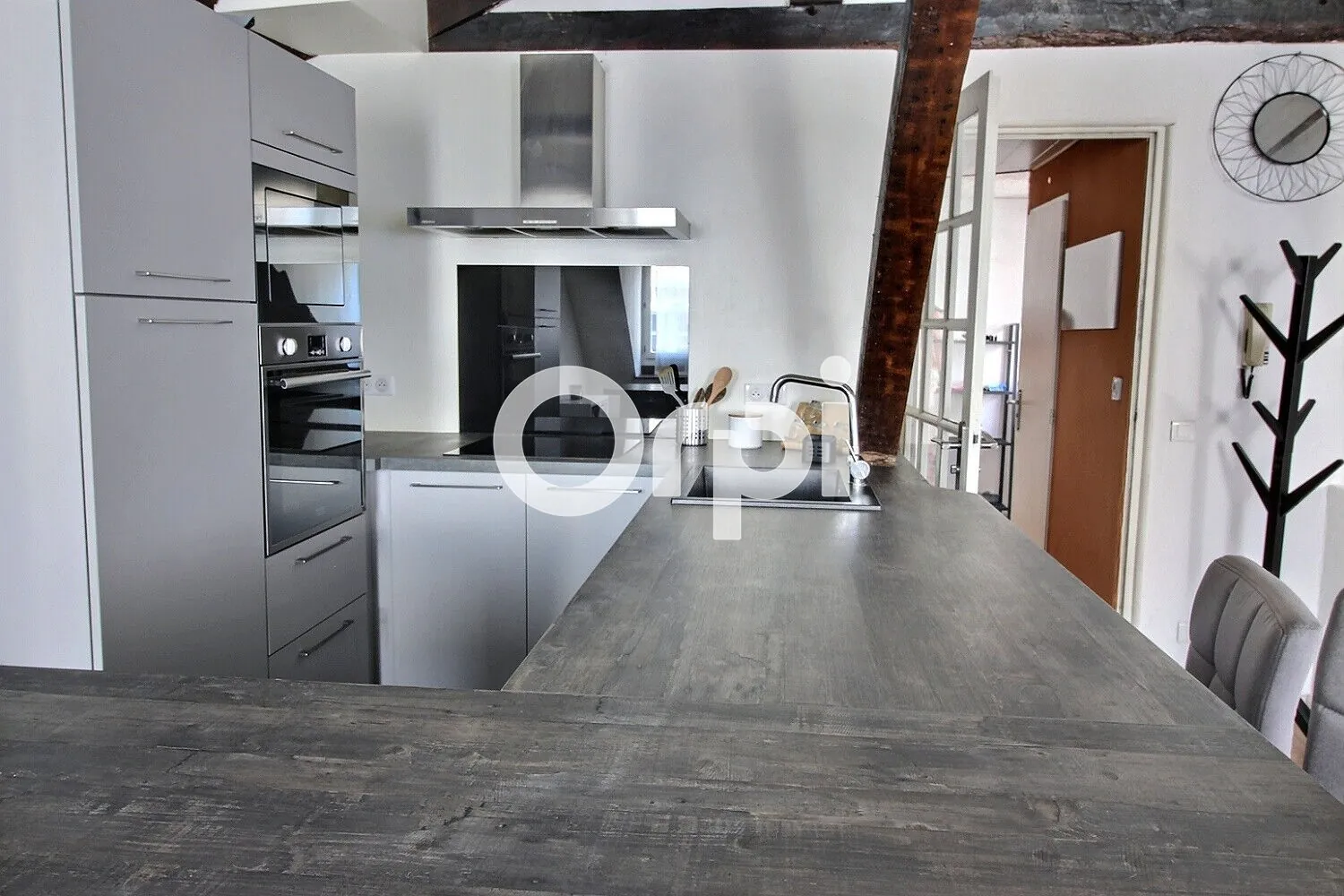 Appartement lumineux et caractéristique à Pau, Place Gramont, 2 pièces 