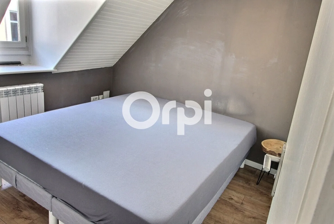 Appartement lumineux et caractéristique à Pau, Place Gramont, 2 pièces 