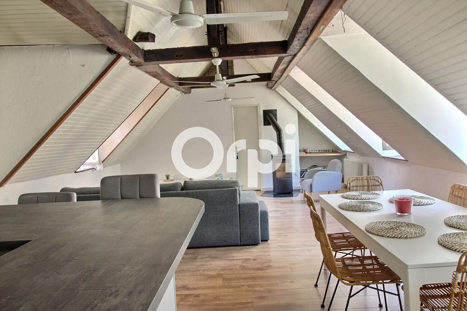 Appartement lumineux et caractéristique à Pau, Place Gramont, 2 pièces 