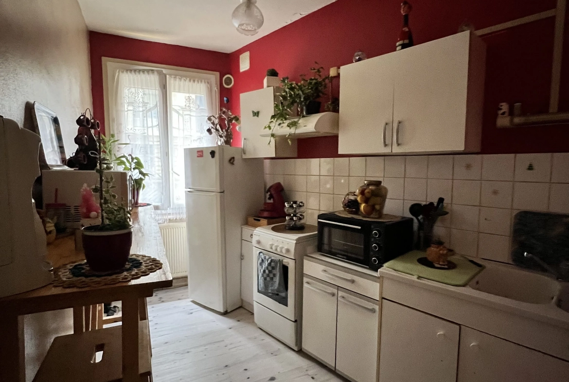 Appartement 2 pièces à vendre en centre-ville de Digoin avec chauffage au gaz 