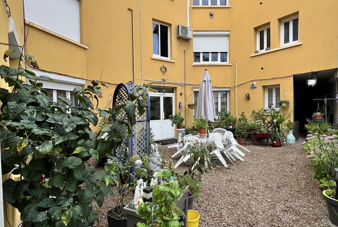 Appartement 2 pièces à vendre en centre-ville de Digoin avec chauffage au gaz 
