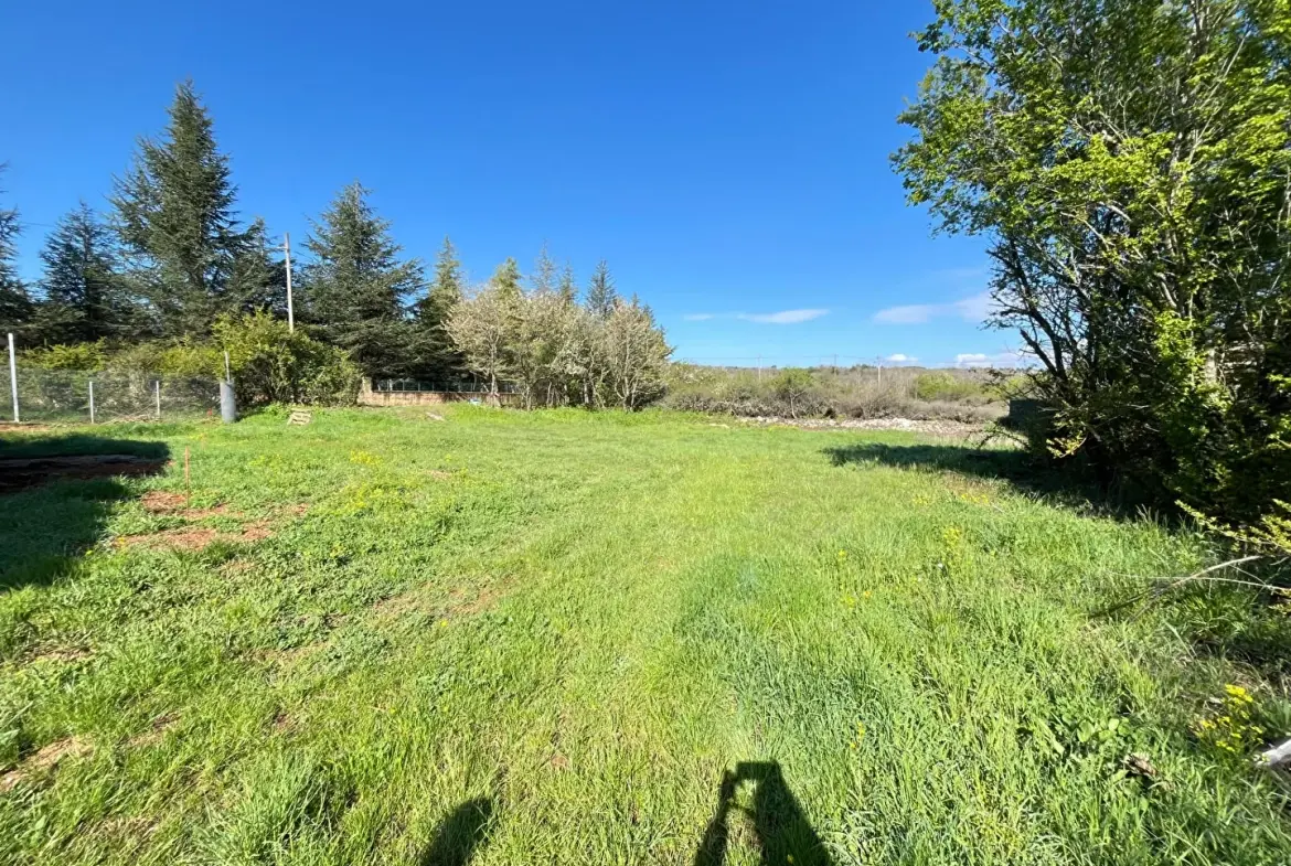 Terrain constructible à Saint Christol de 918 m², zone UB, calme et hors lotissement 