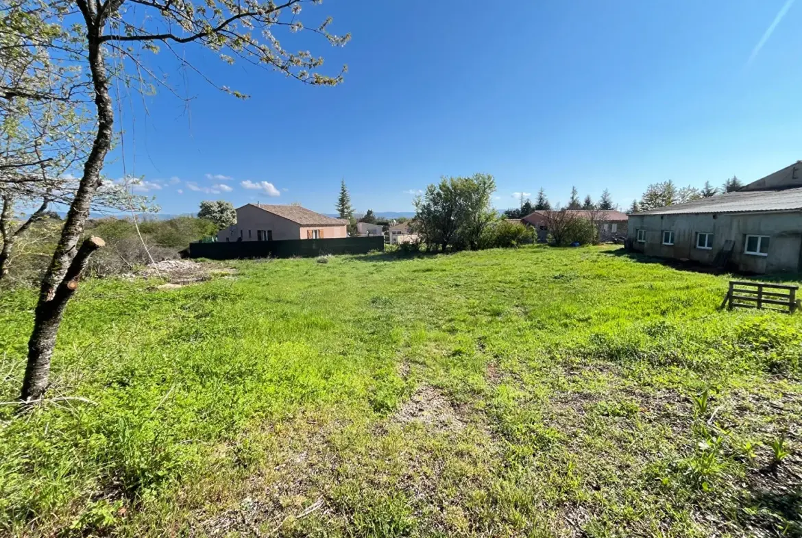 Terrain constructible à Saint Christol de 918 m², zone UB, calme et hors lotissement 